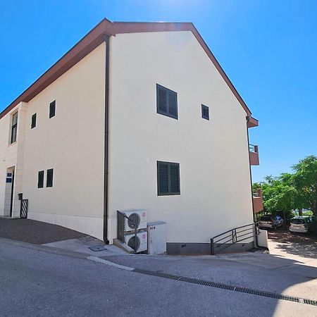 Apartments Vukovic Vanja Макарска Екстериор снимка
