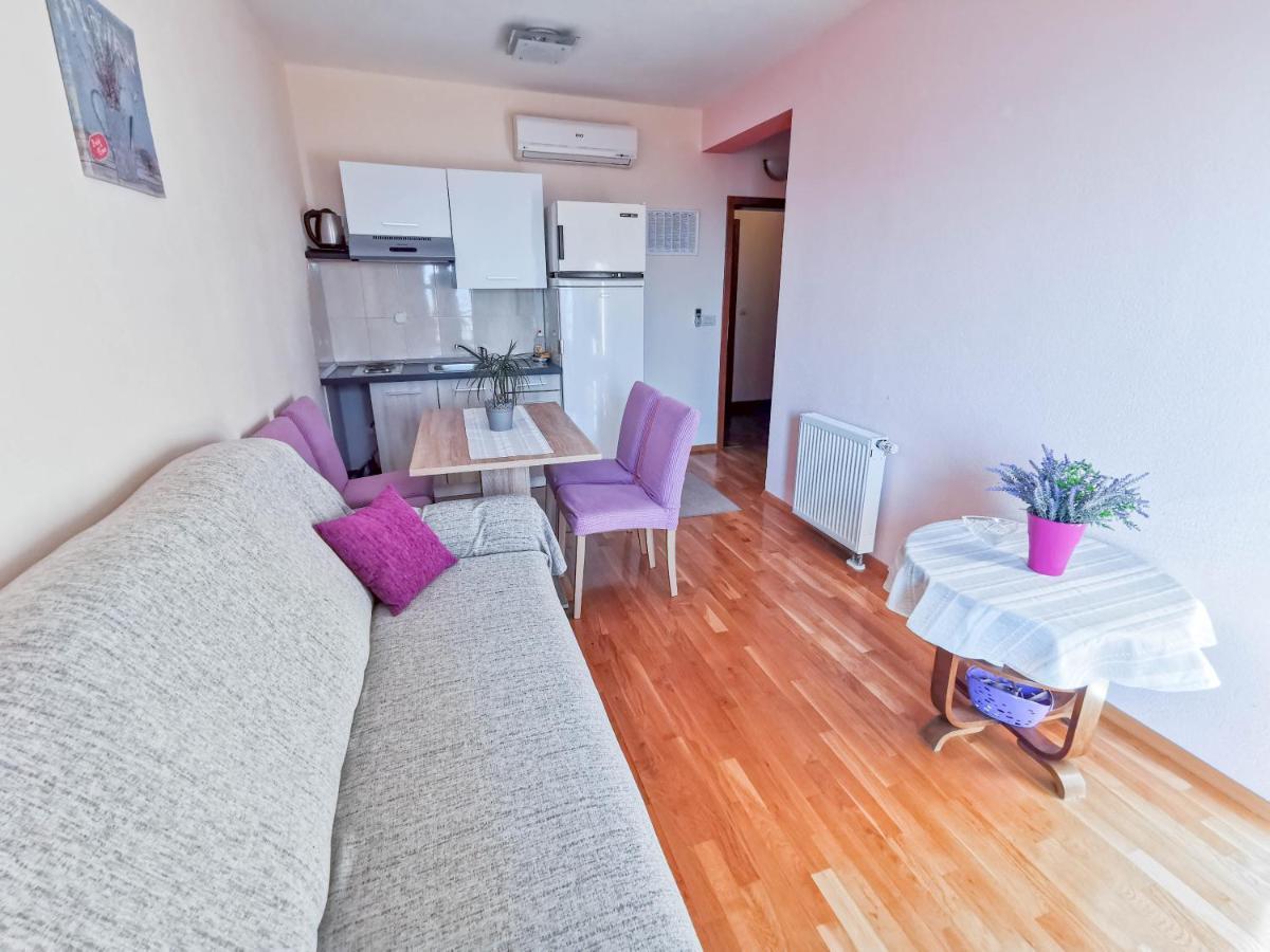 Apartments Vukovic Vanja Макарска Екстериор снимка