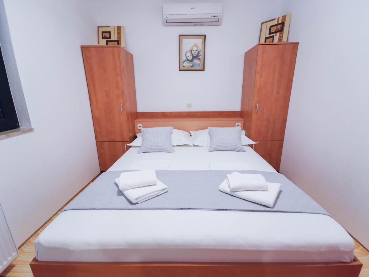 Apartments Vukovic Vanja Макарска Екстериор снимка