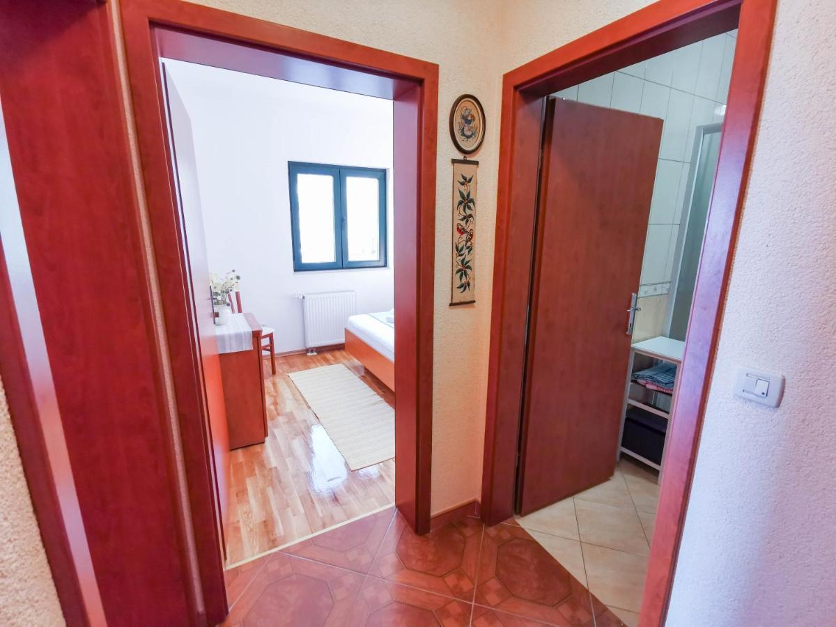 Apartments Vukovic Vanja Макарска Екстериор снимка