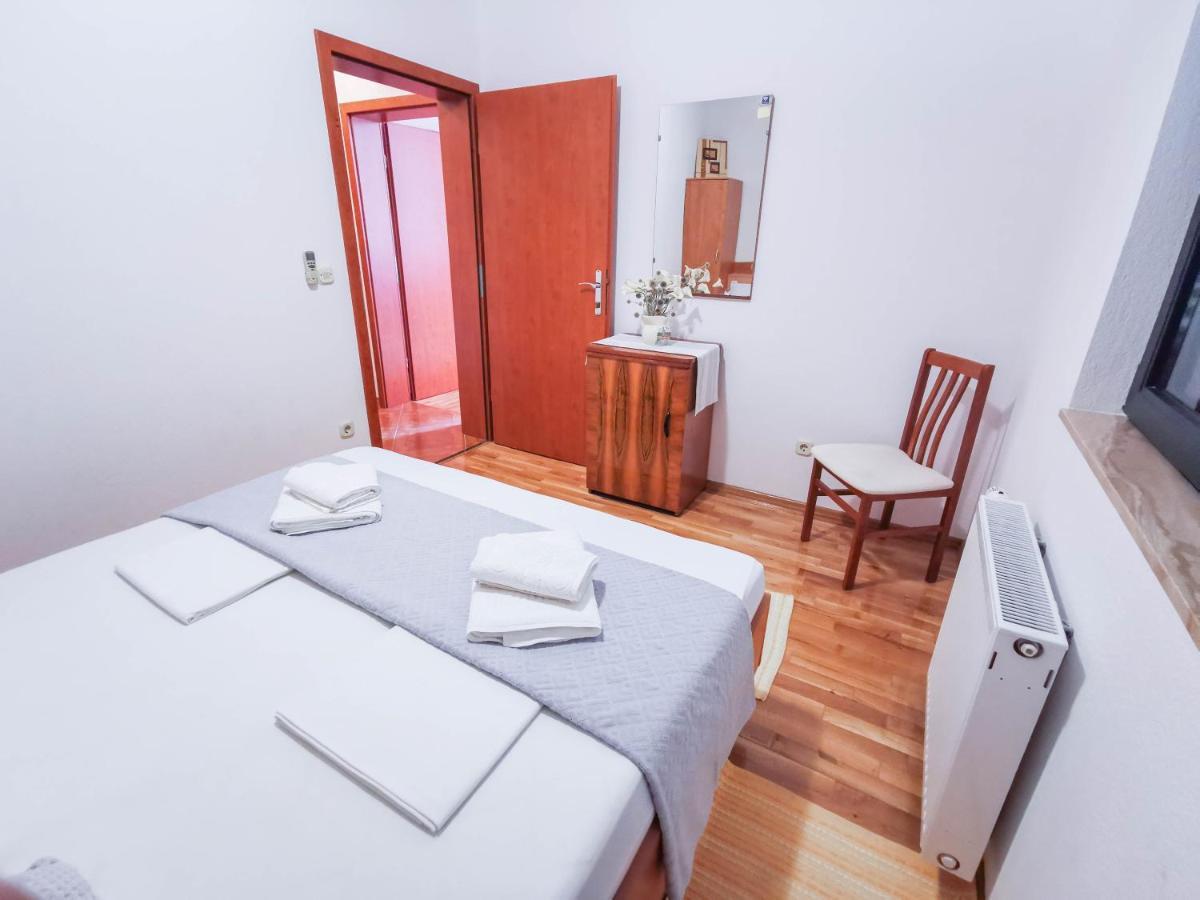 Apartments Vukovic Vanja Макарска Екстериор снимка