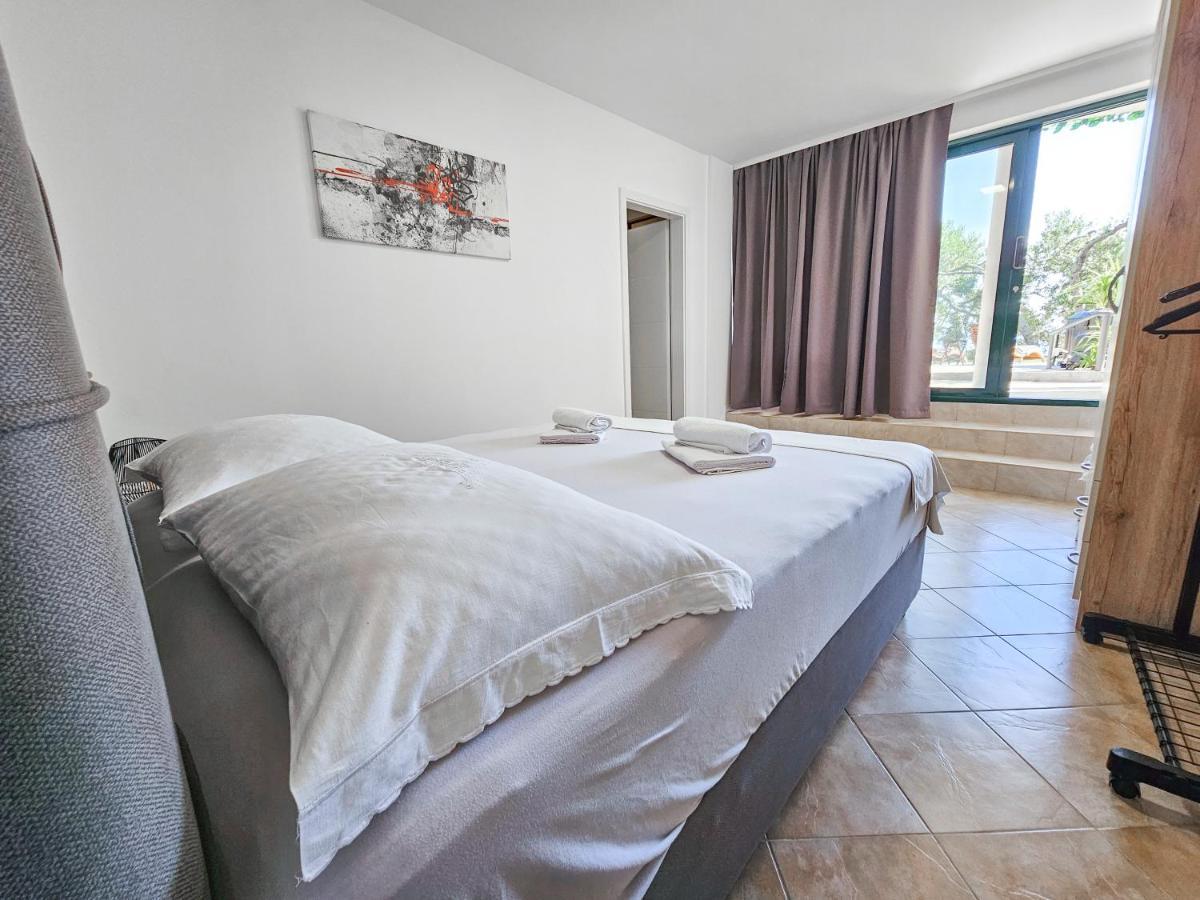 Apartments Vukovic Vanja Макарска Екстериор снимка