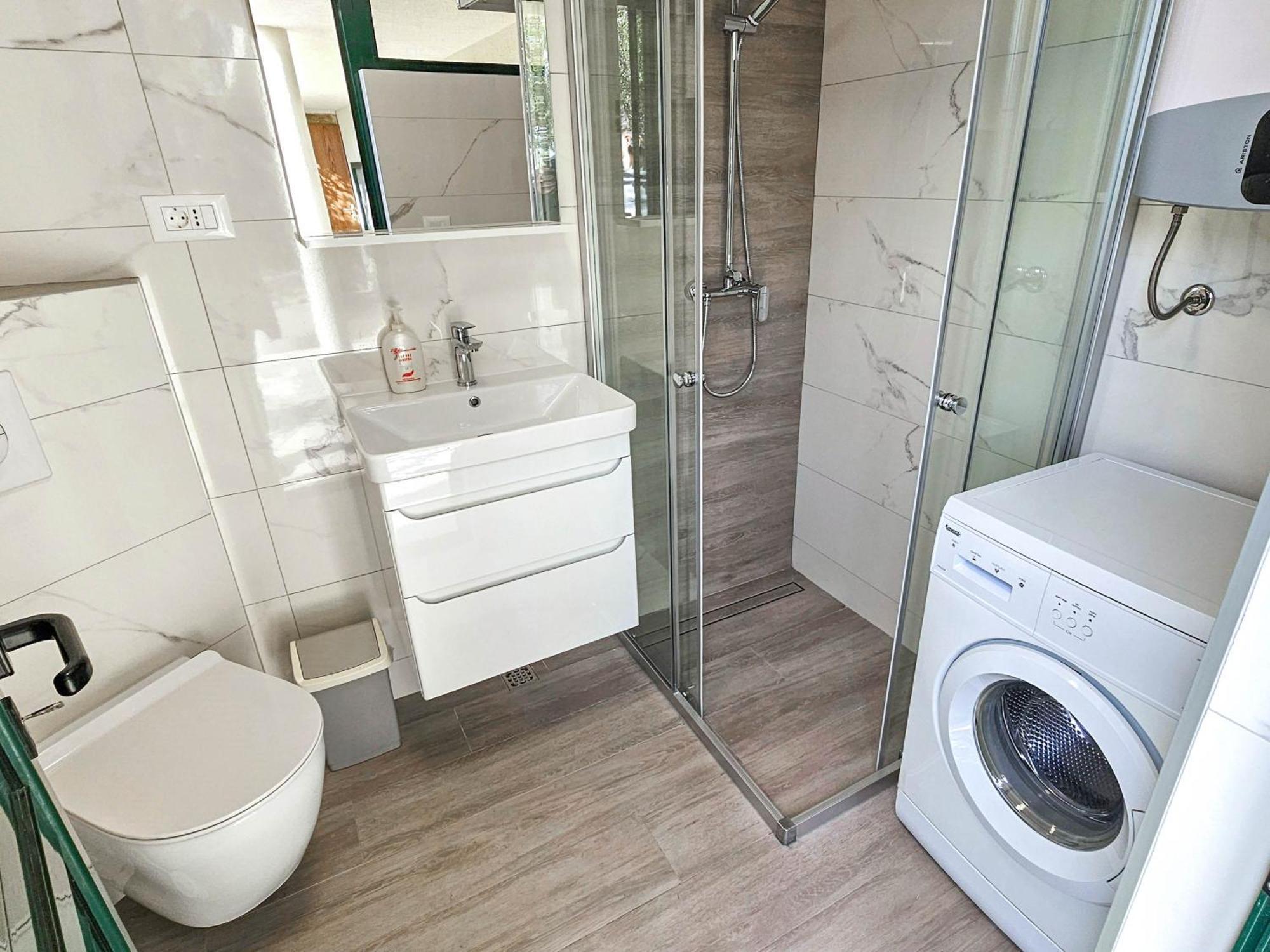 Apartments Vukovic Vanja Макарска Екстериор снимка